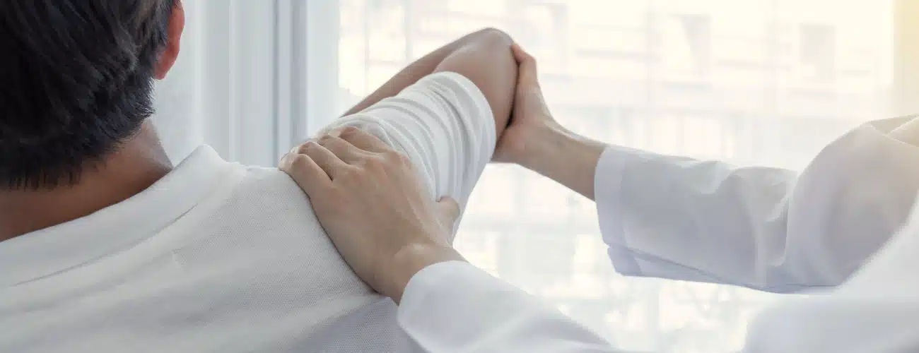 Prise en charge d'une fracture et luxation de l'épaule chez Team Épaule à Paris